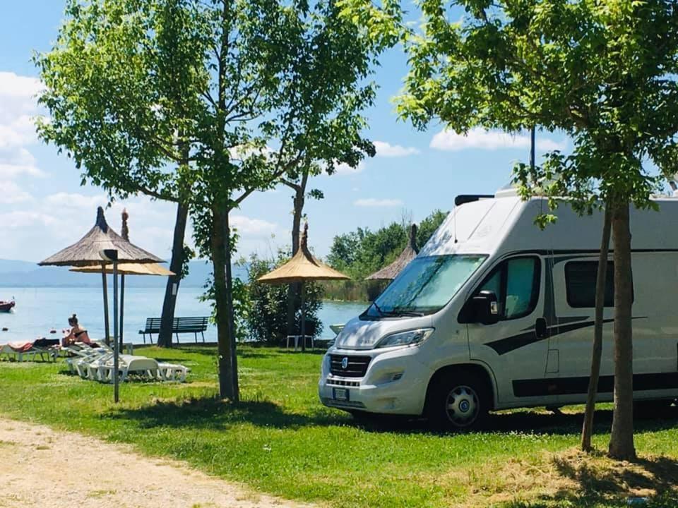 Camping Village Punta Navaccia 투오로술트라시메노 외부 사진