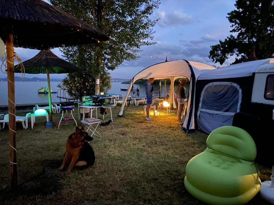 Camping Village Punta Navaccia 투오로술트라시메노 외부 사진